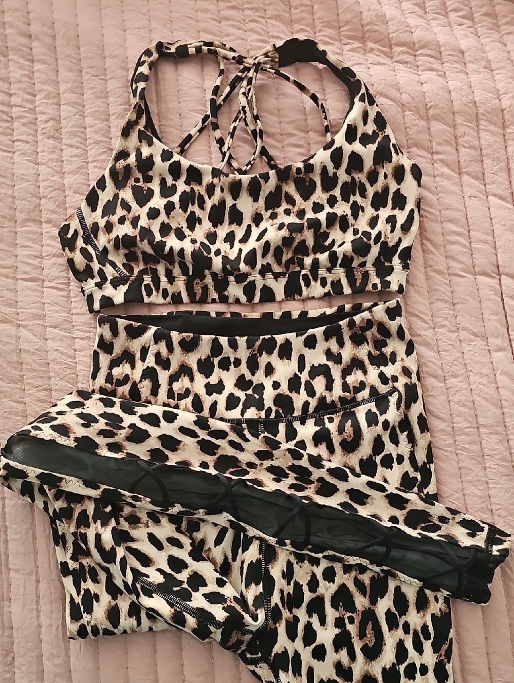 Victoria's Secret Leopard Print Strappy Sports Bra in Beige and Black Sz XS